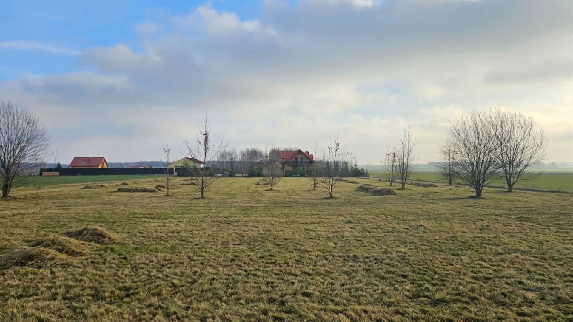 Działka na sprzedaż