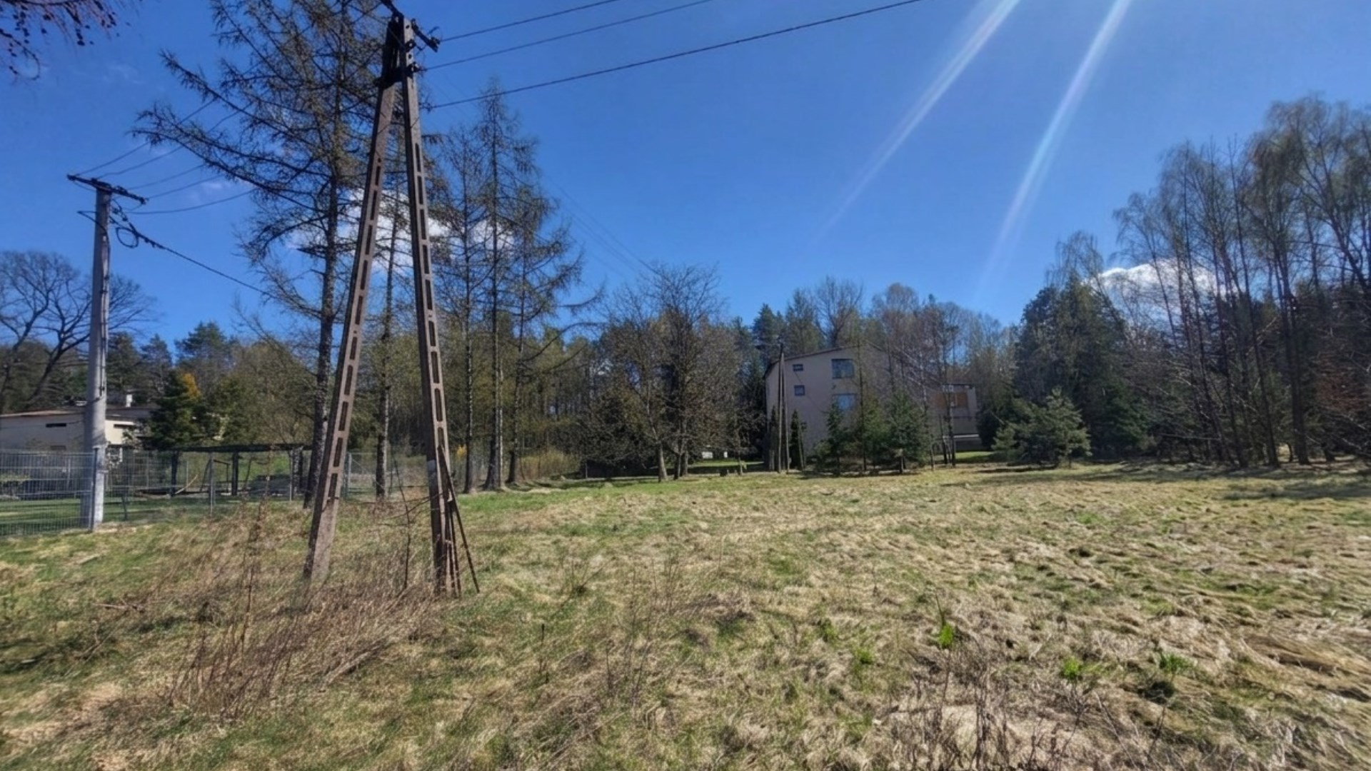 Działka na sprzedaż